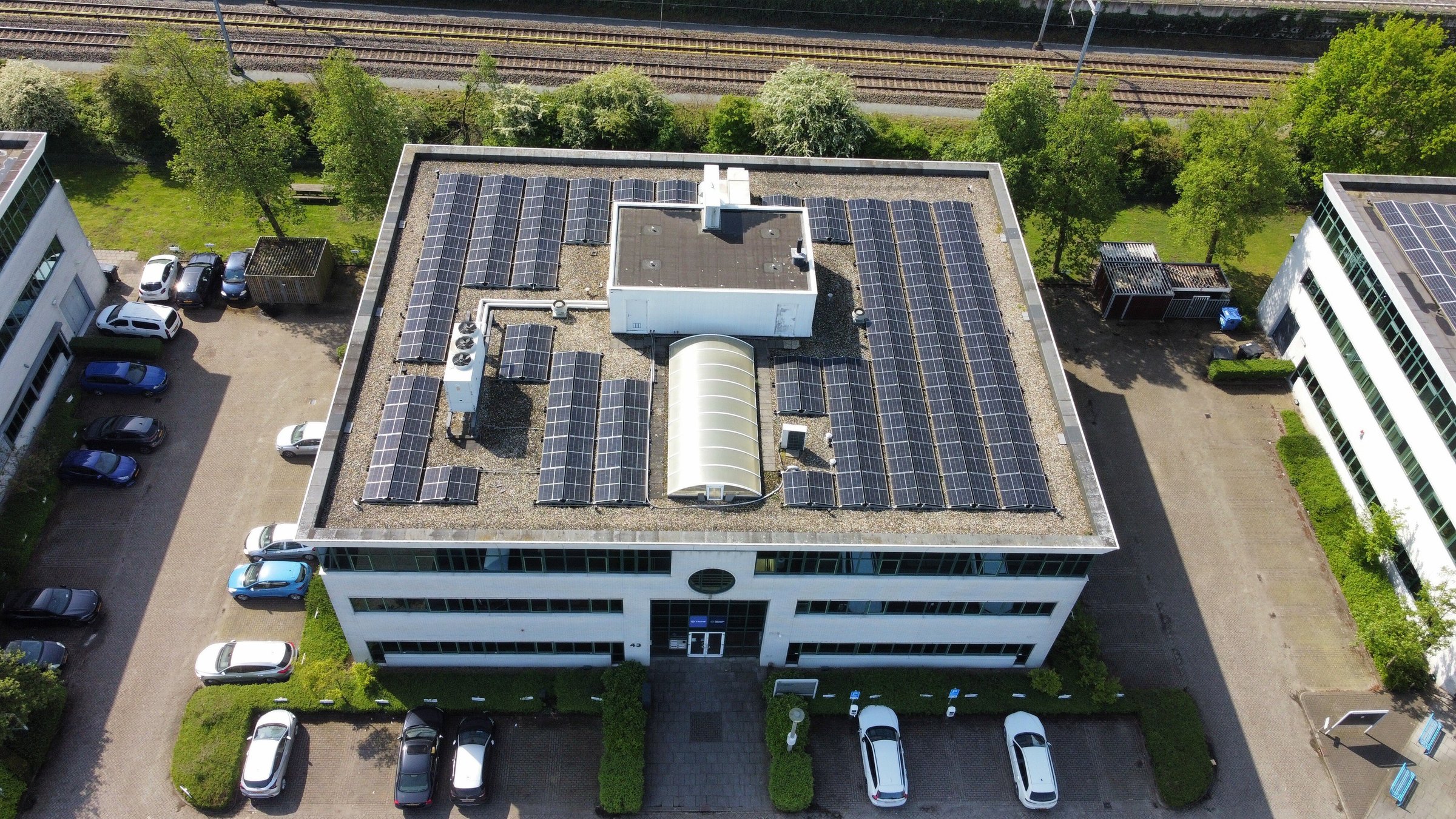 Zakelijke zonnepanelen die Zoncoalitie realiseerde voor POA