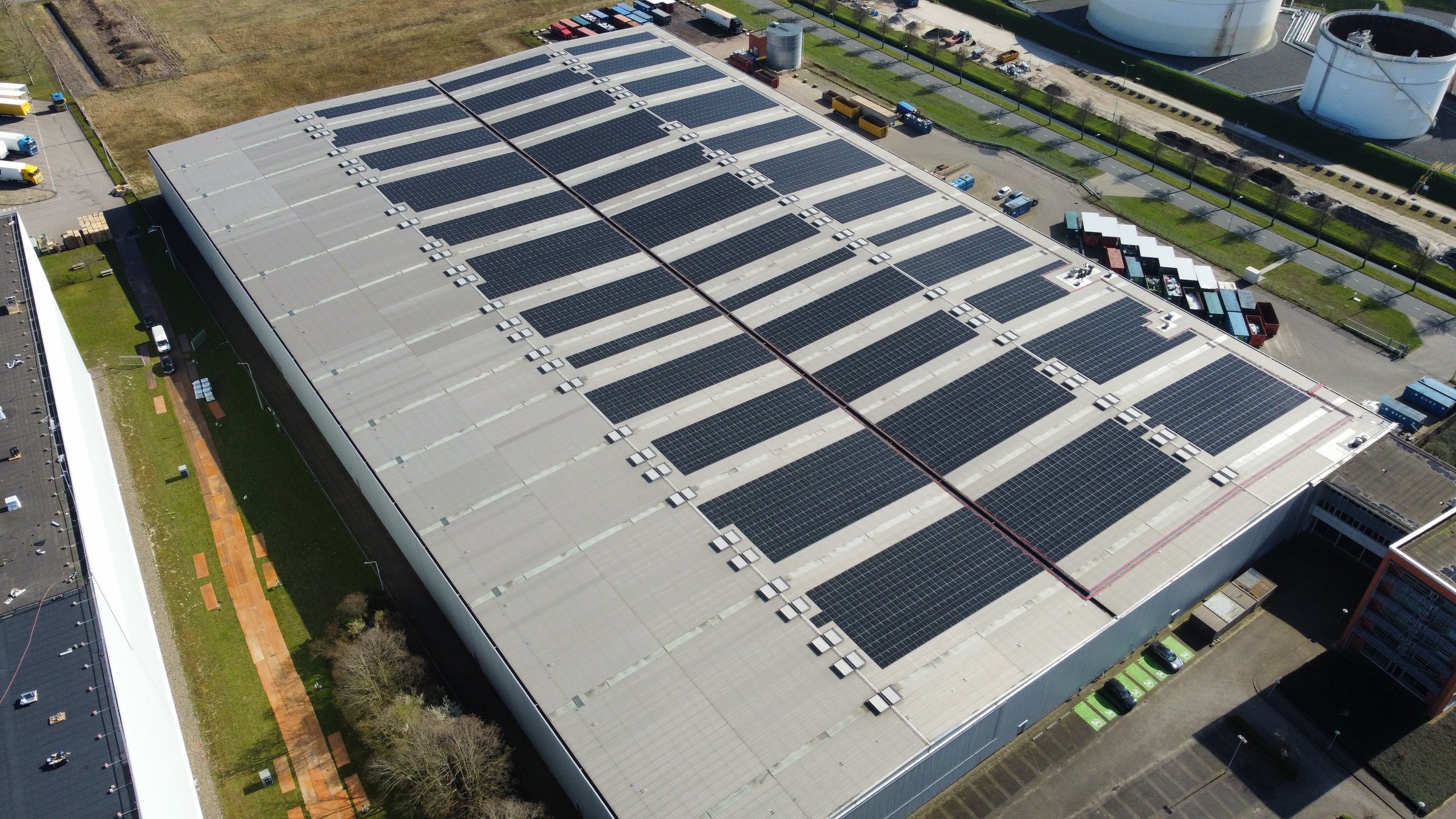 Zakelijke zonnepanelen die Zoncoalitie realiseerde voor POA